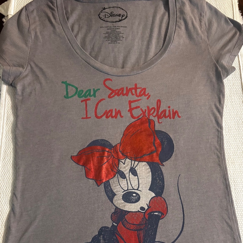 Disney Holiday T-Shirt Grey Short Sleeves Size Large